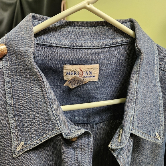 ⭐️4x for $20 Vintage Long Sleeve Button Up Denim-like Shirt - Picture 6 of 6